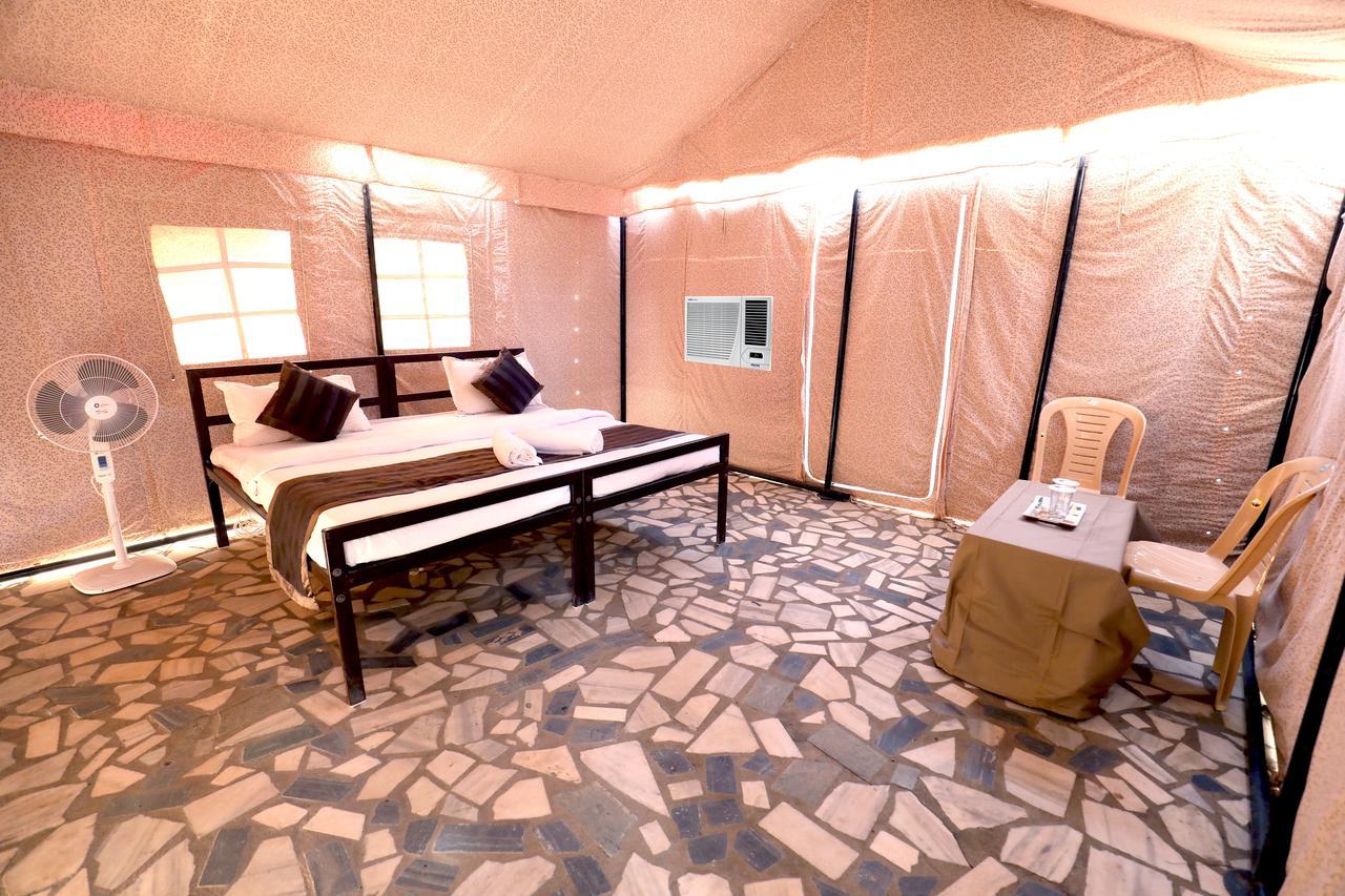 Hotel Nova Patgar Tents Bhuj Exterior foto