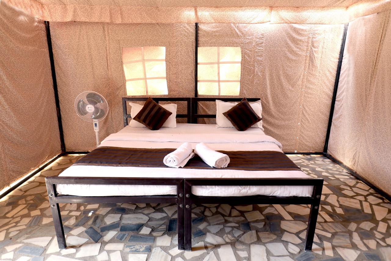 Hotel Nova Patgar Tents Bhuj Exterior foto