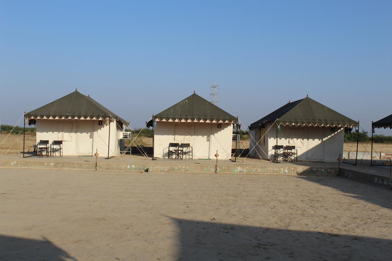 Hotel Nova Patgar Tents Bhuj Exterior foto